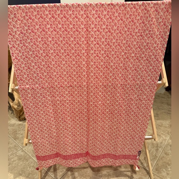 Vineyard Vines Scarf - Picture 1 of 3